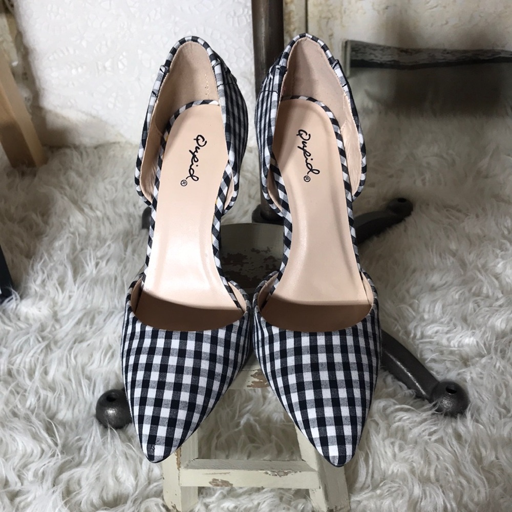 Qupid black and white checkered woman’s heels size 7